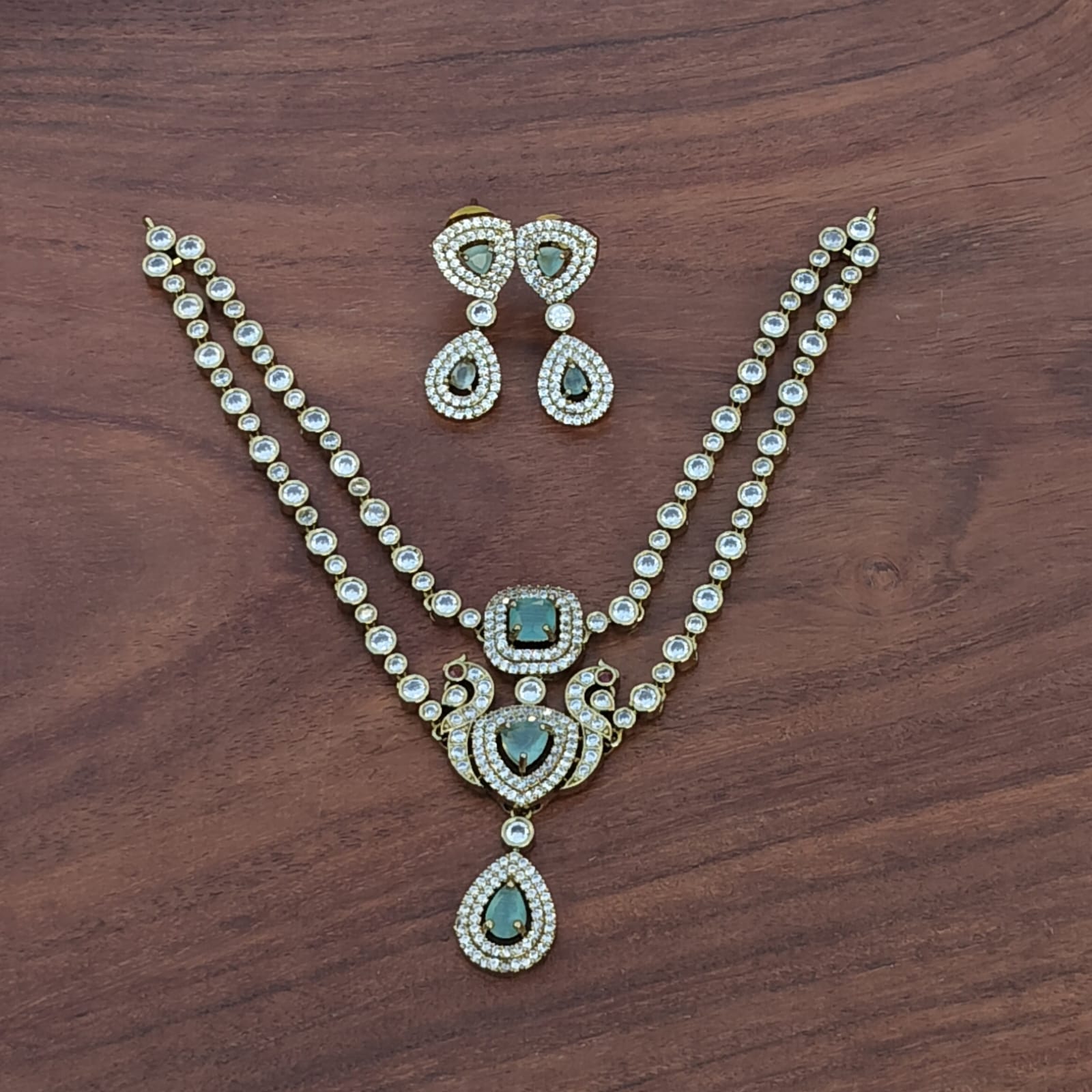 Ruchi Dual Layered Neckpiece