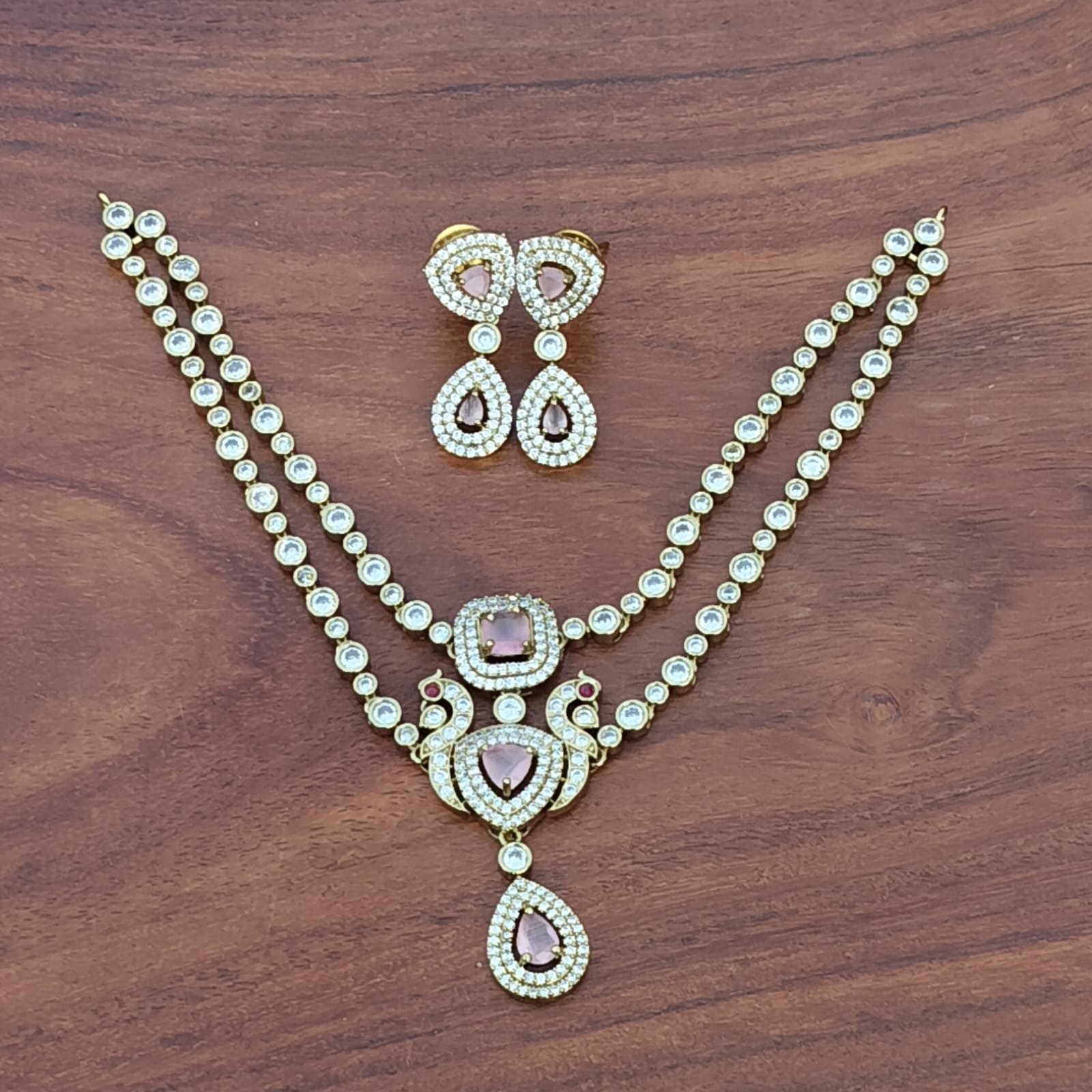 Ruchi Dual Layered Neckpiece