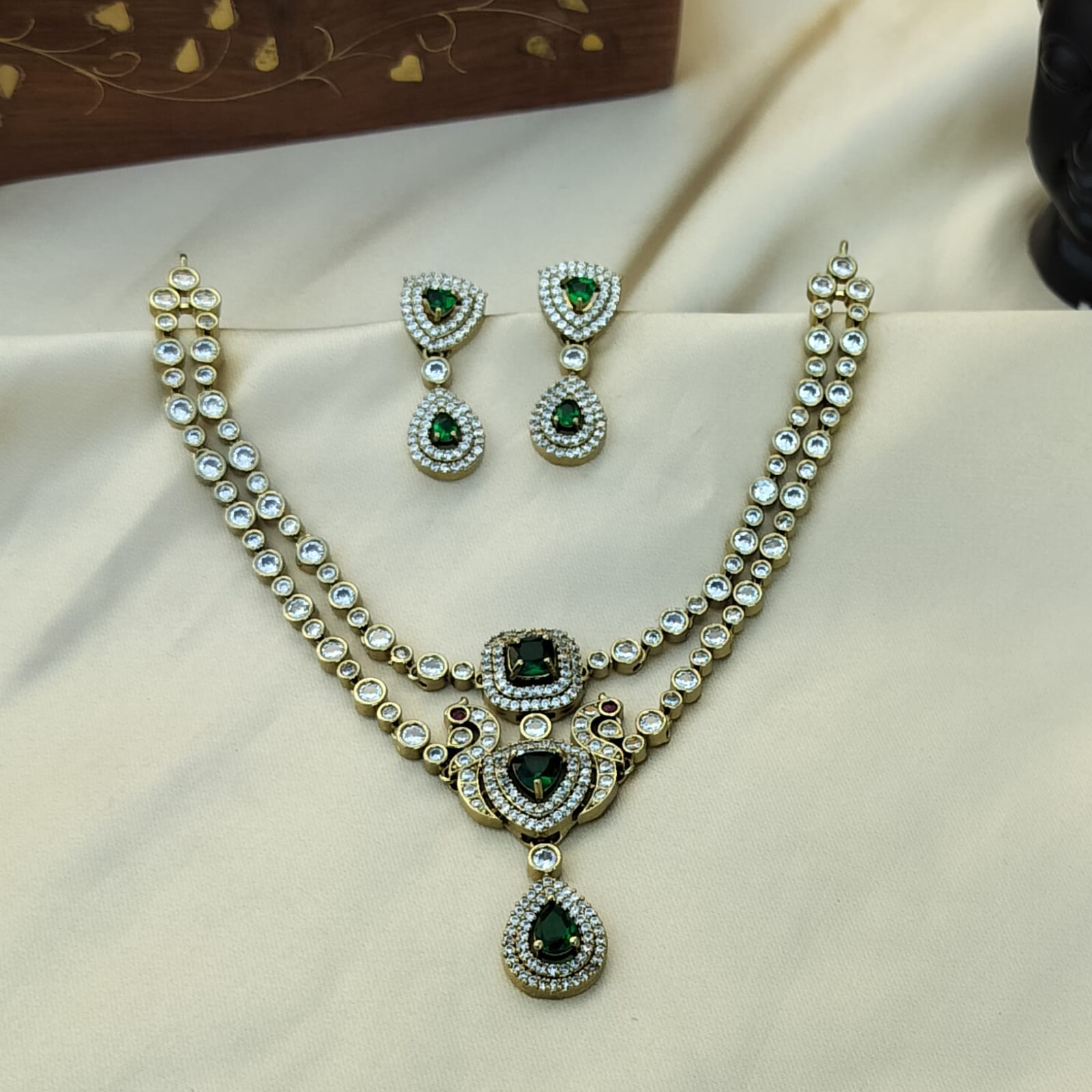 Ruchi Dual Layered Neckpiece