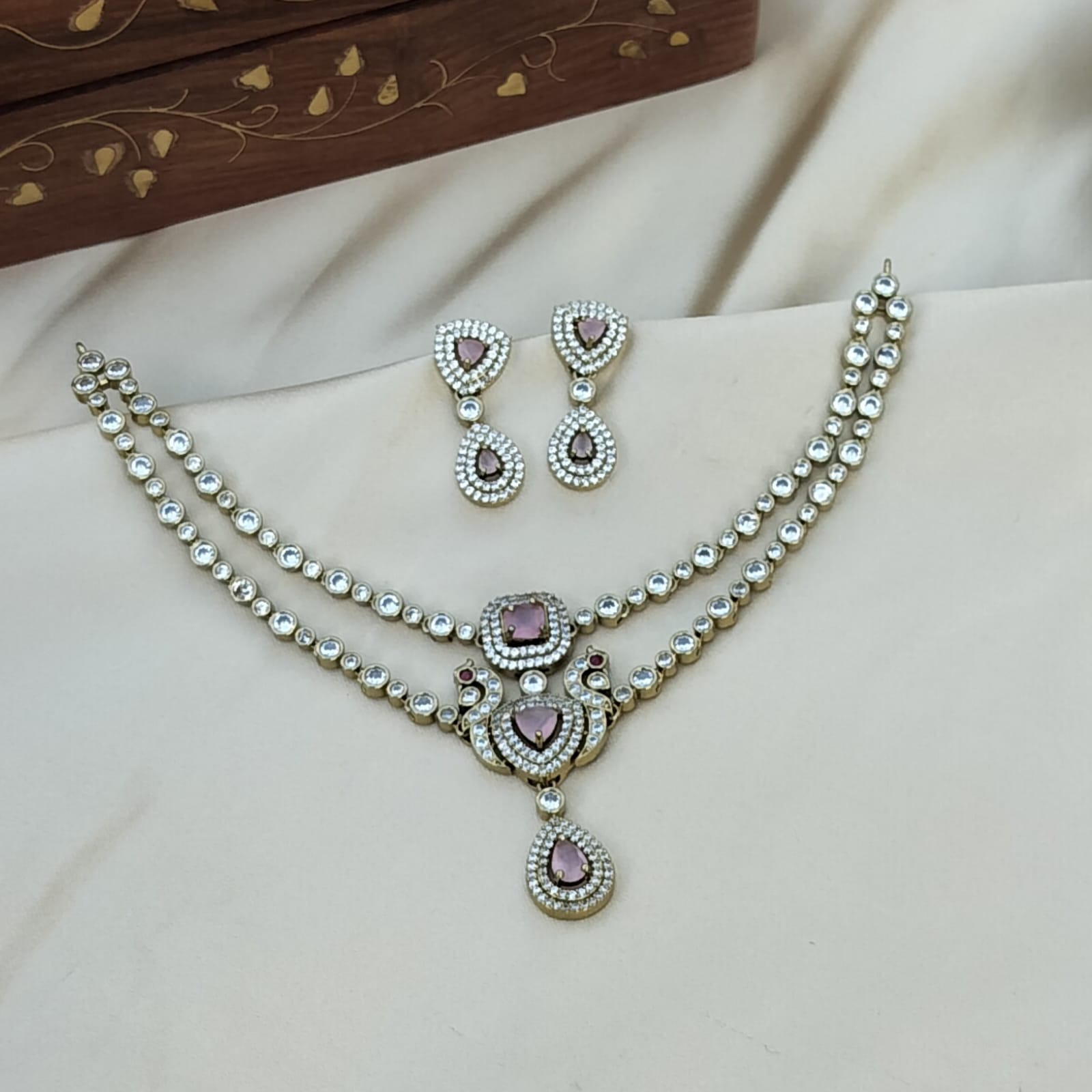 Ruchi Dual Layered Neckpiece