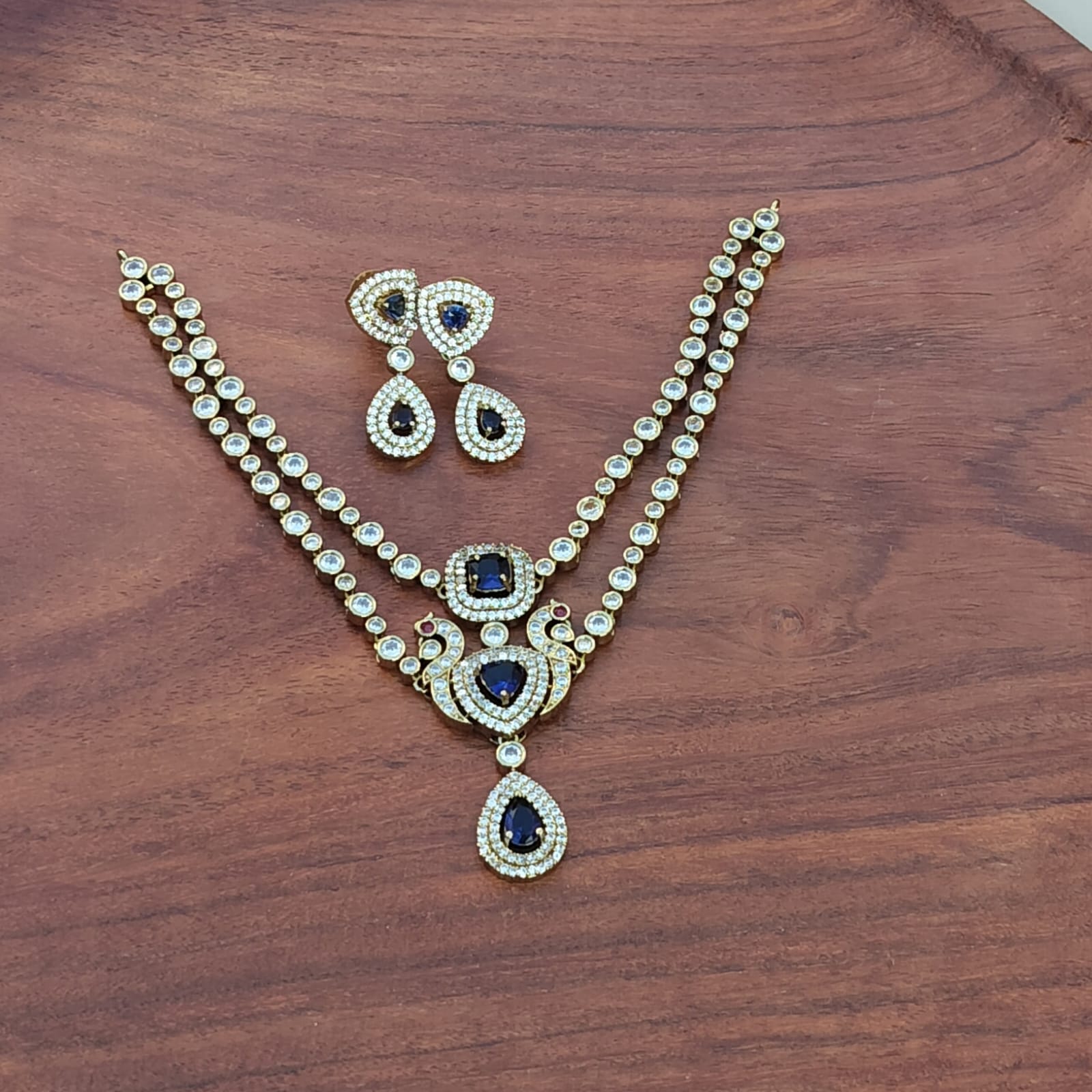 Ruchi Dual Layered Neckpiece