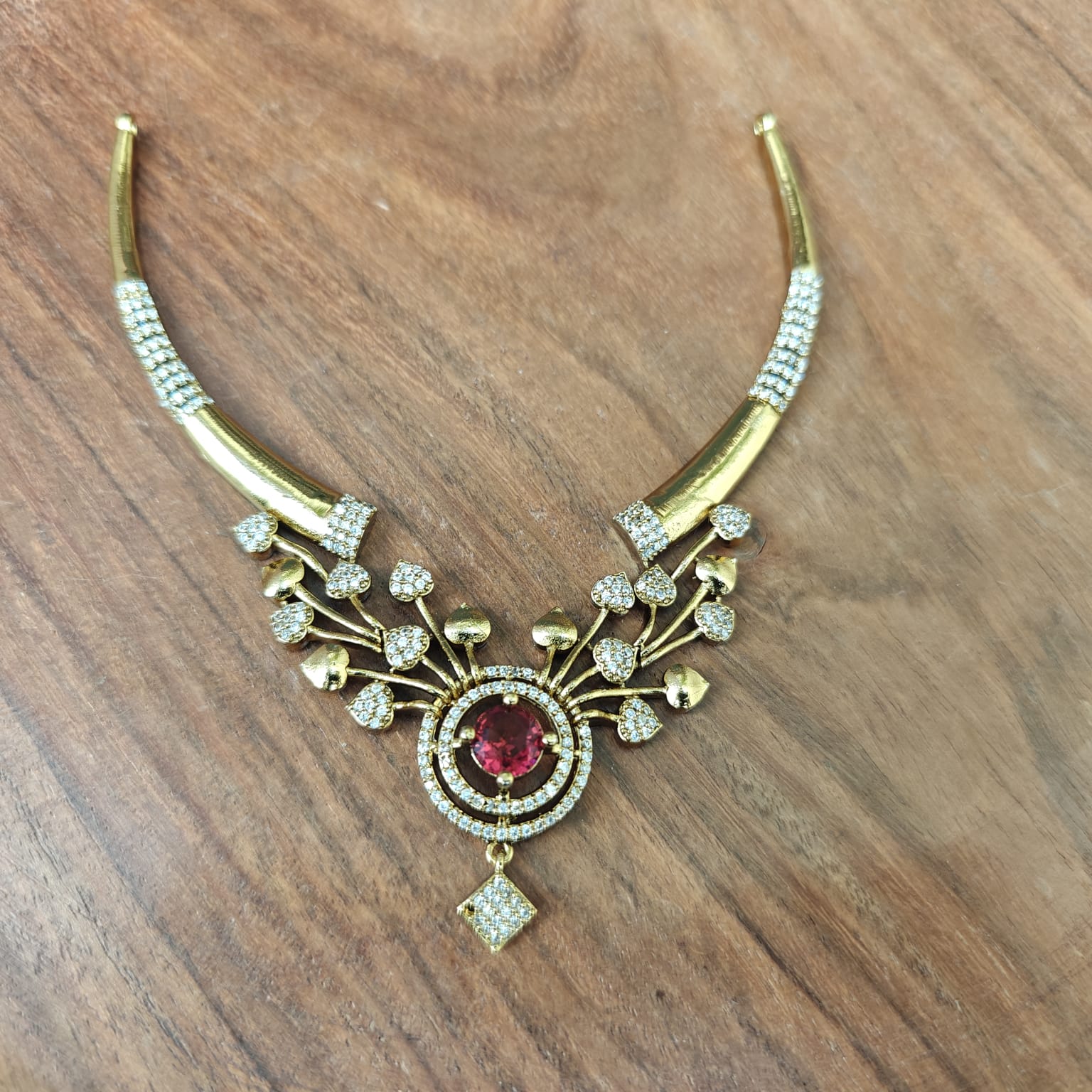 Swasti-Indo western Neckpiece