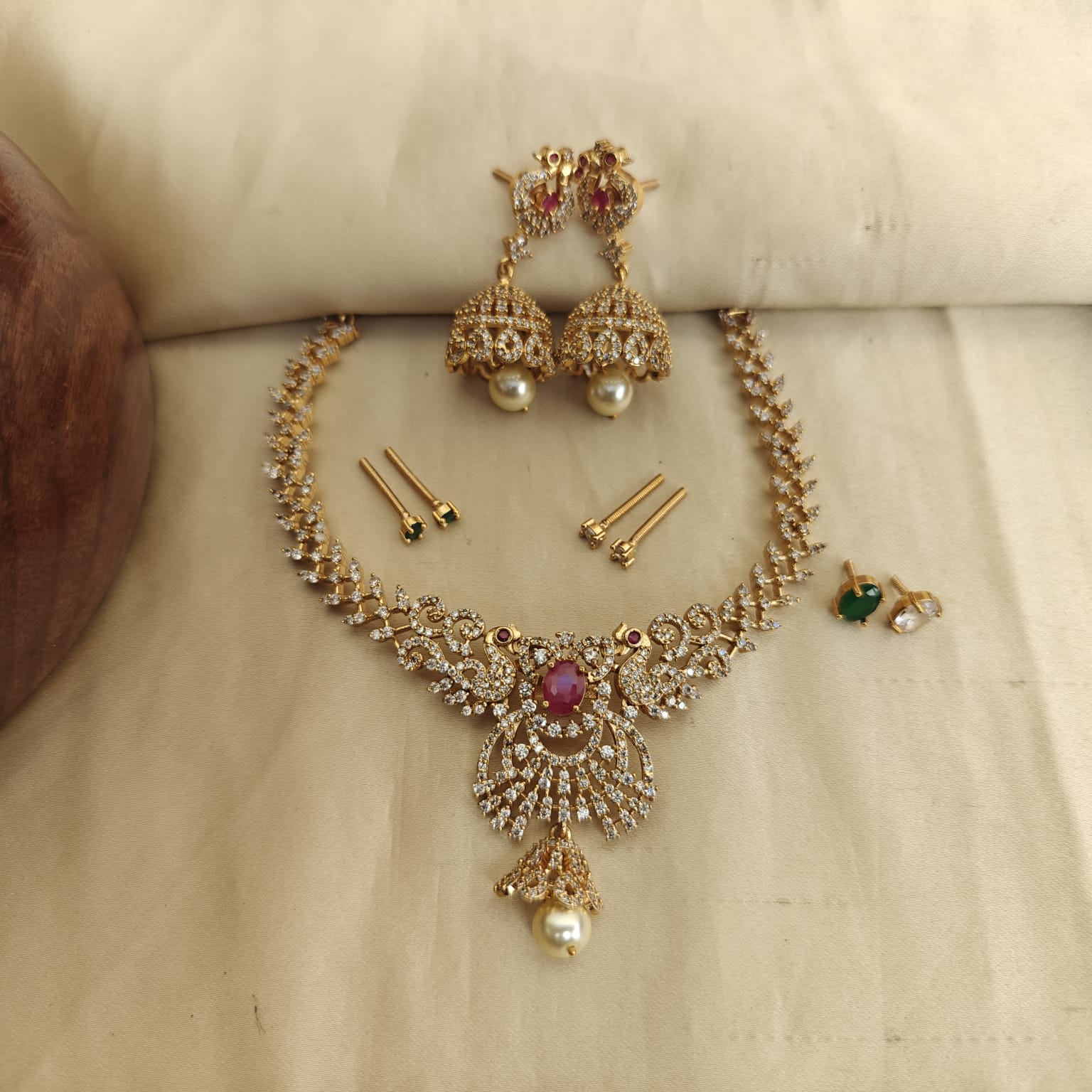 Suchi Interchangeble necklace