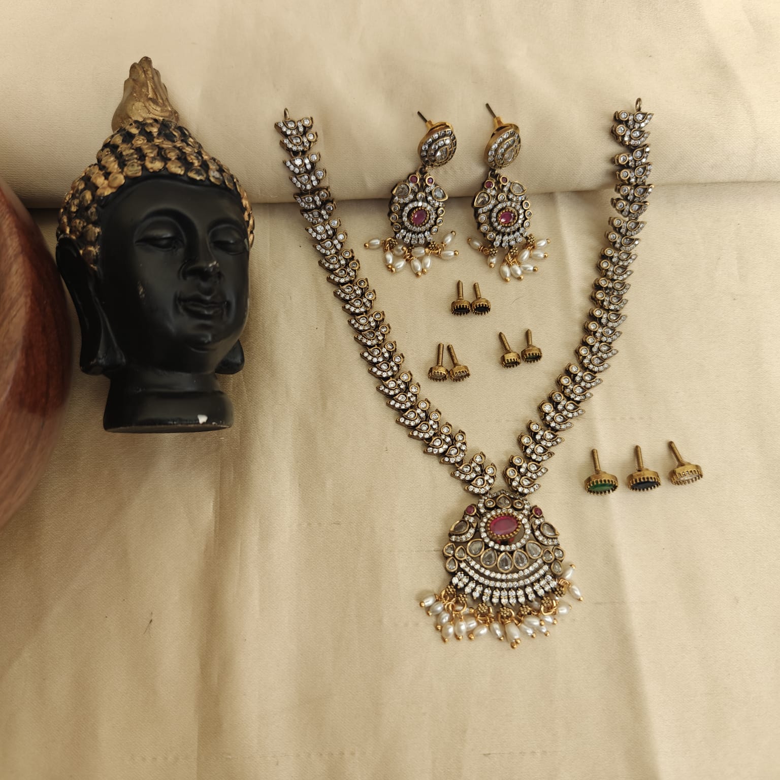 Riya  Victorian Interchangeable necklace