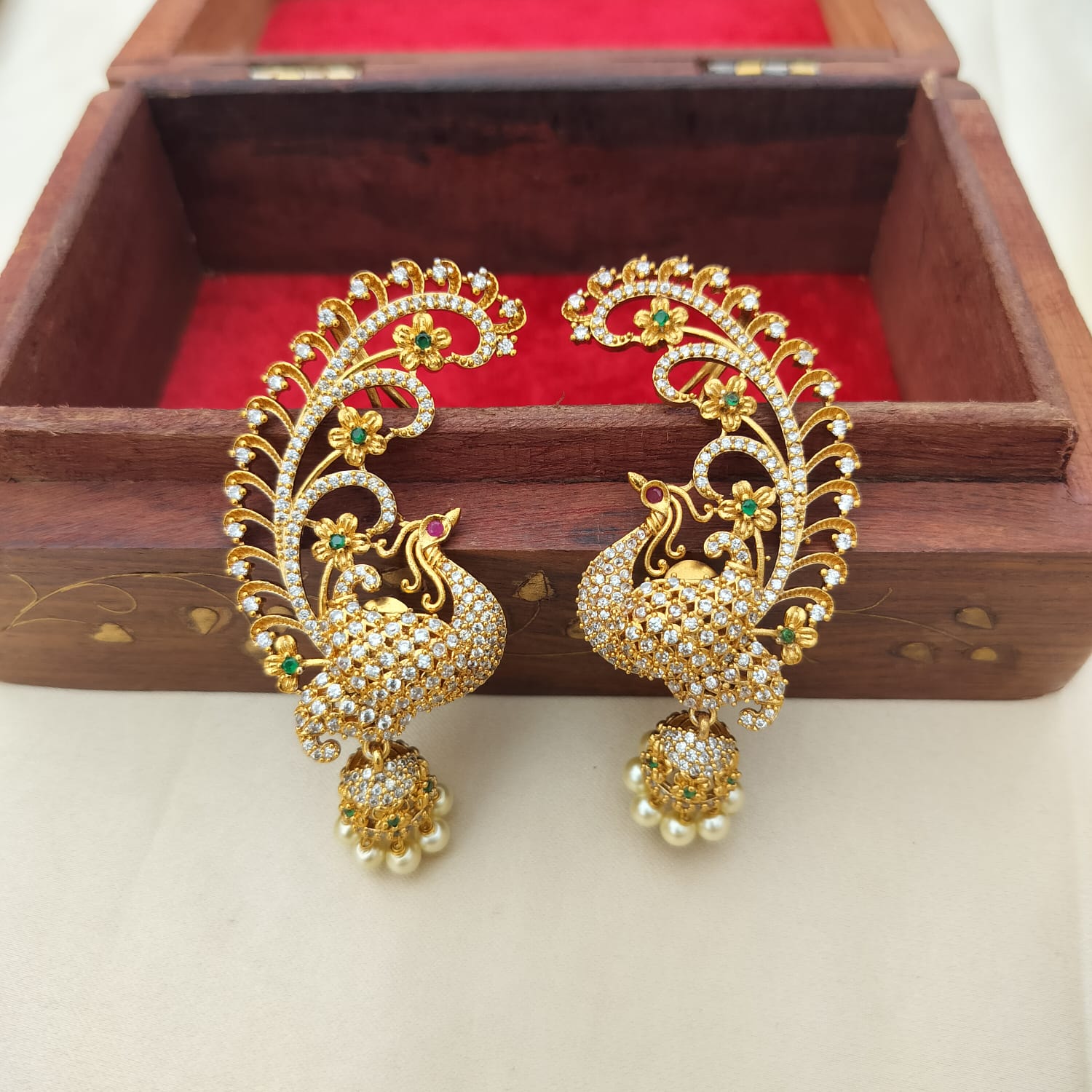 Diya- Navilu Earcuff