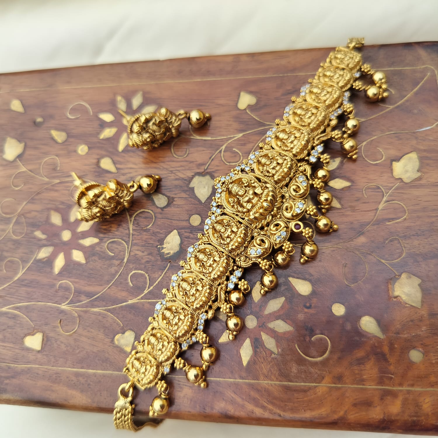 Aarthi Temple Designer Chocker Set-Version 3