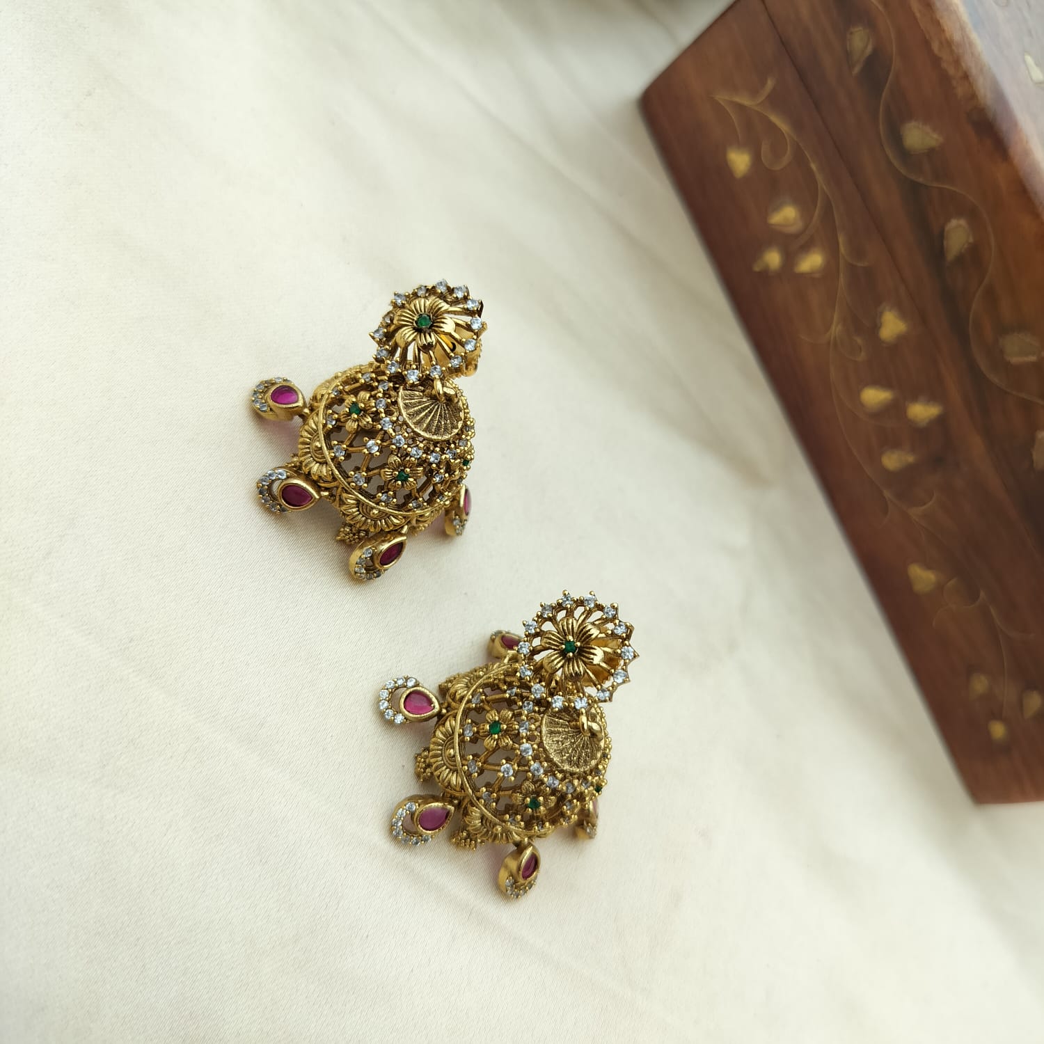Chakra Antique Jumkha