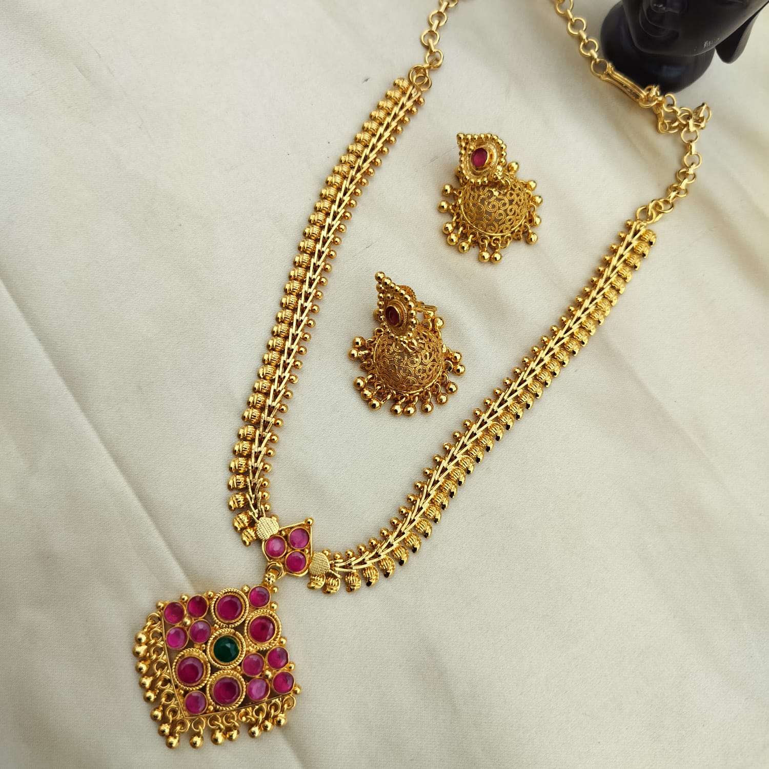 Kempu Attigai Set