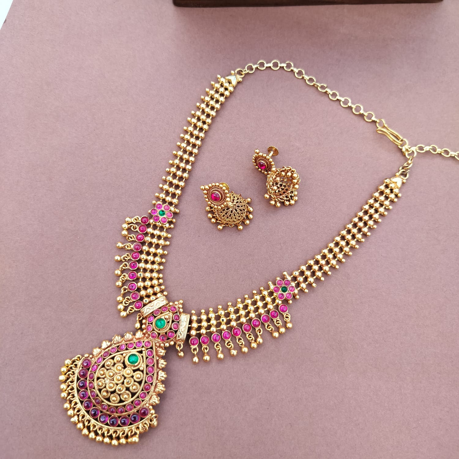 Classic Kempu Necklace Set