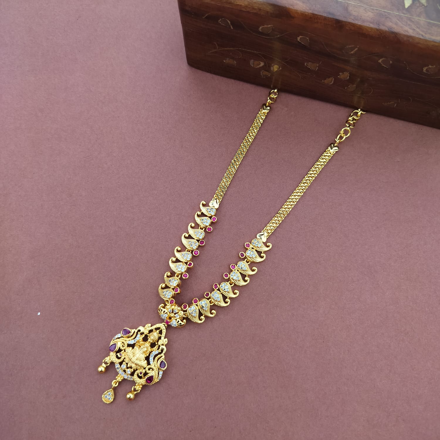 Mango  Neckpiece