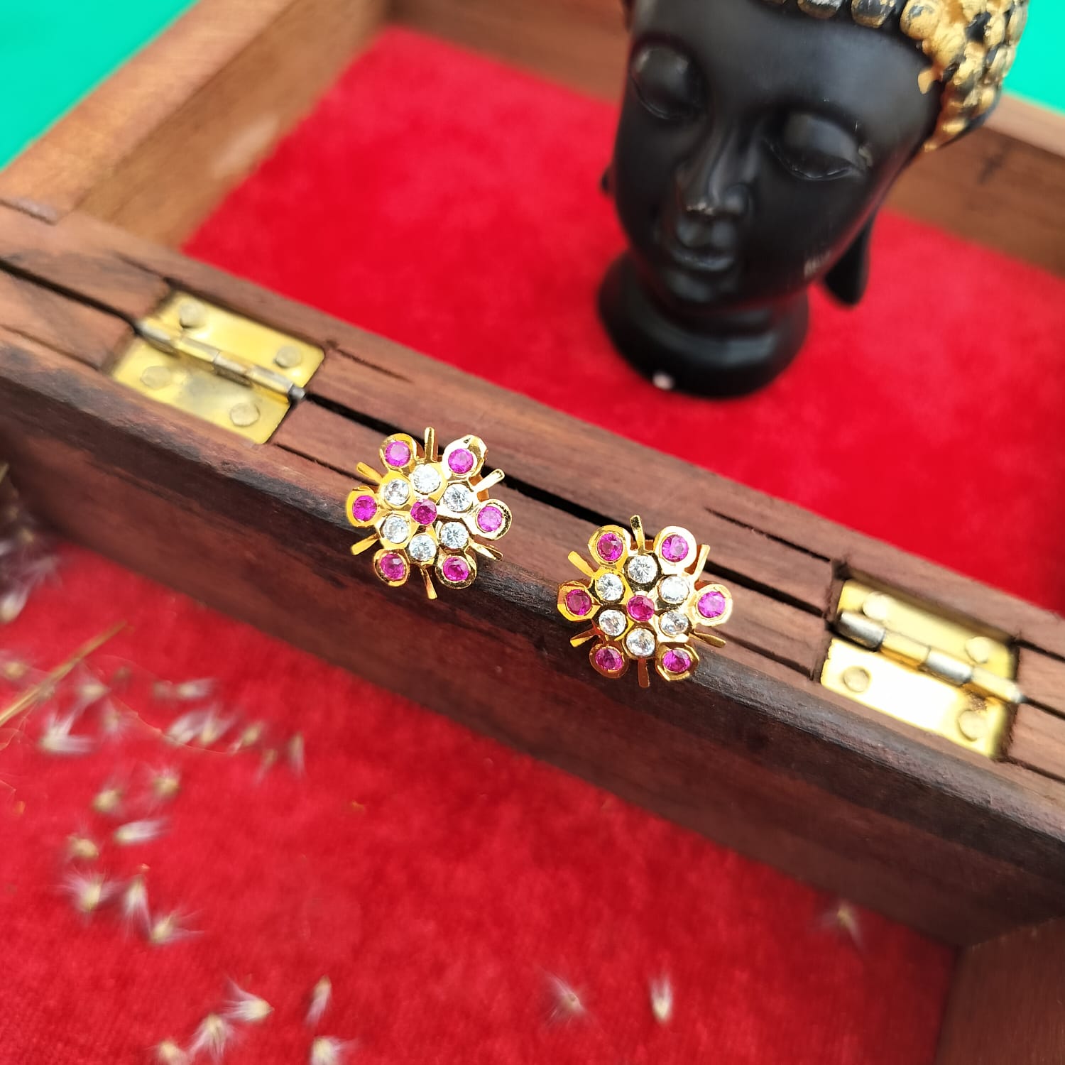 Pachaloha studs earings