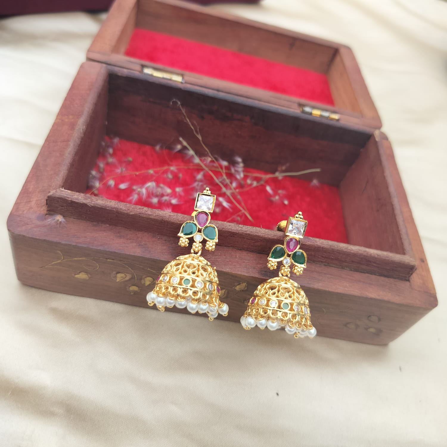 American diamond jumka