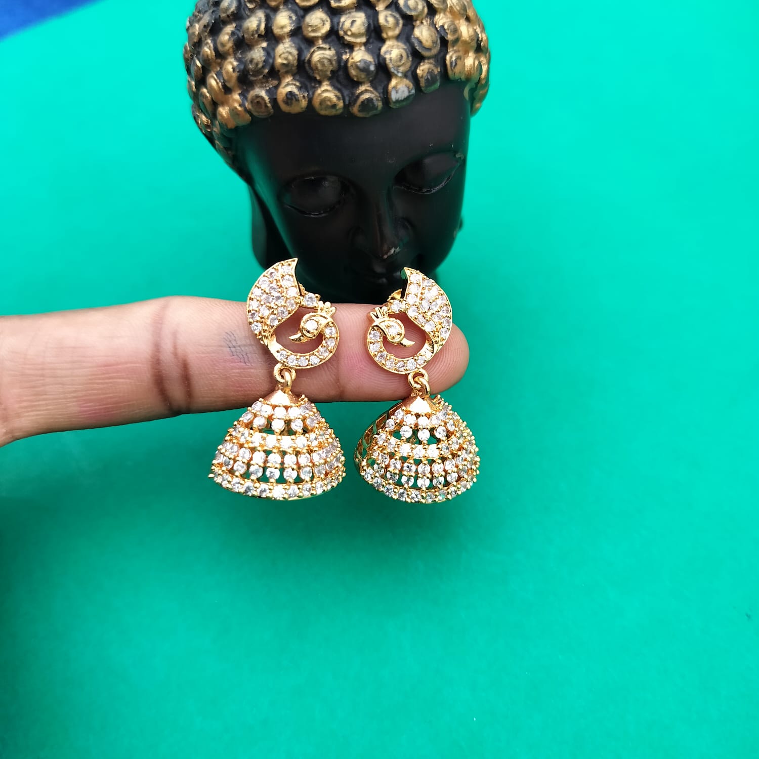 American  Diamond Jumka 