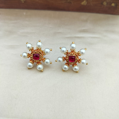 Pearls cluster studs 