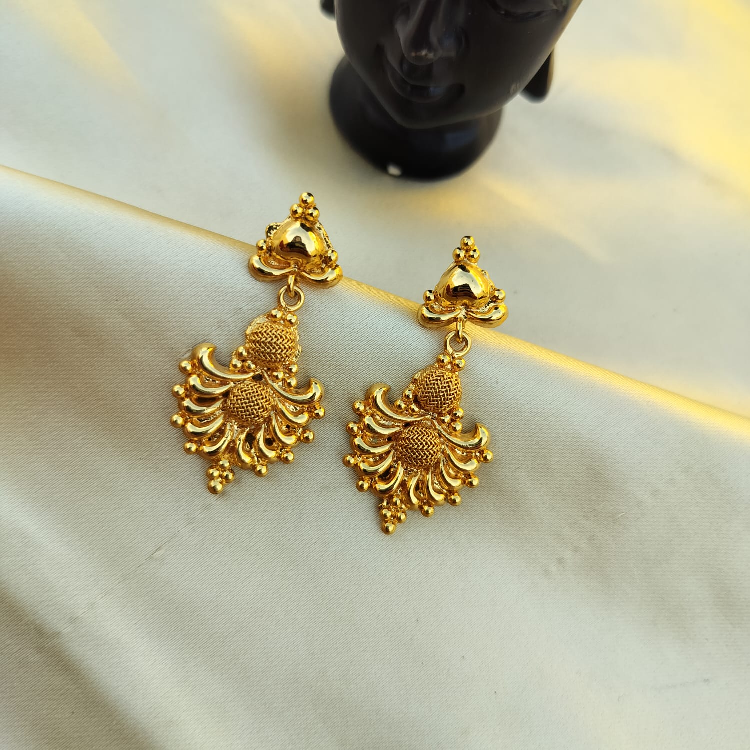 Gold replica earings 
