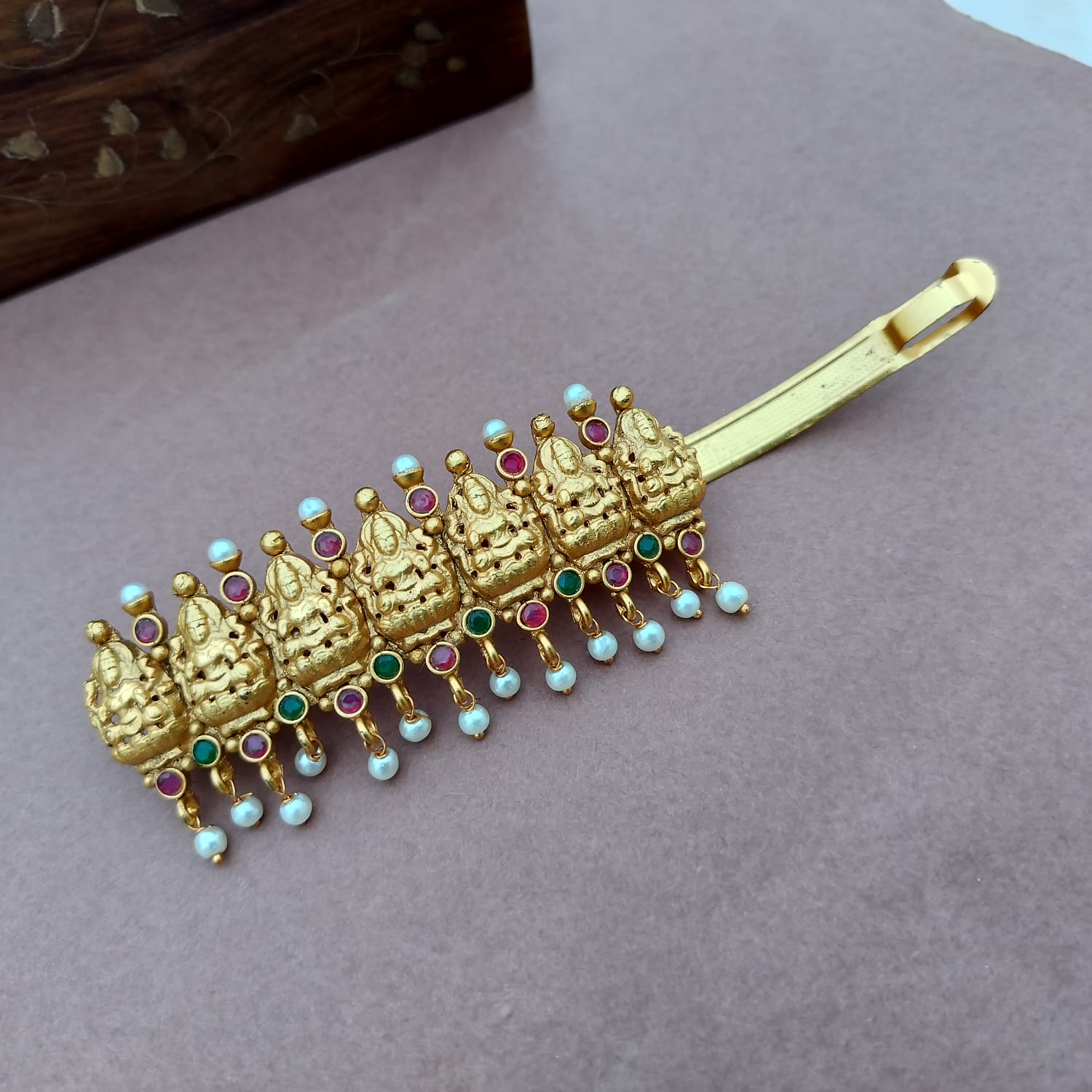 lakshmi hair clip