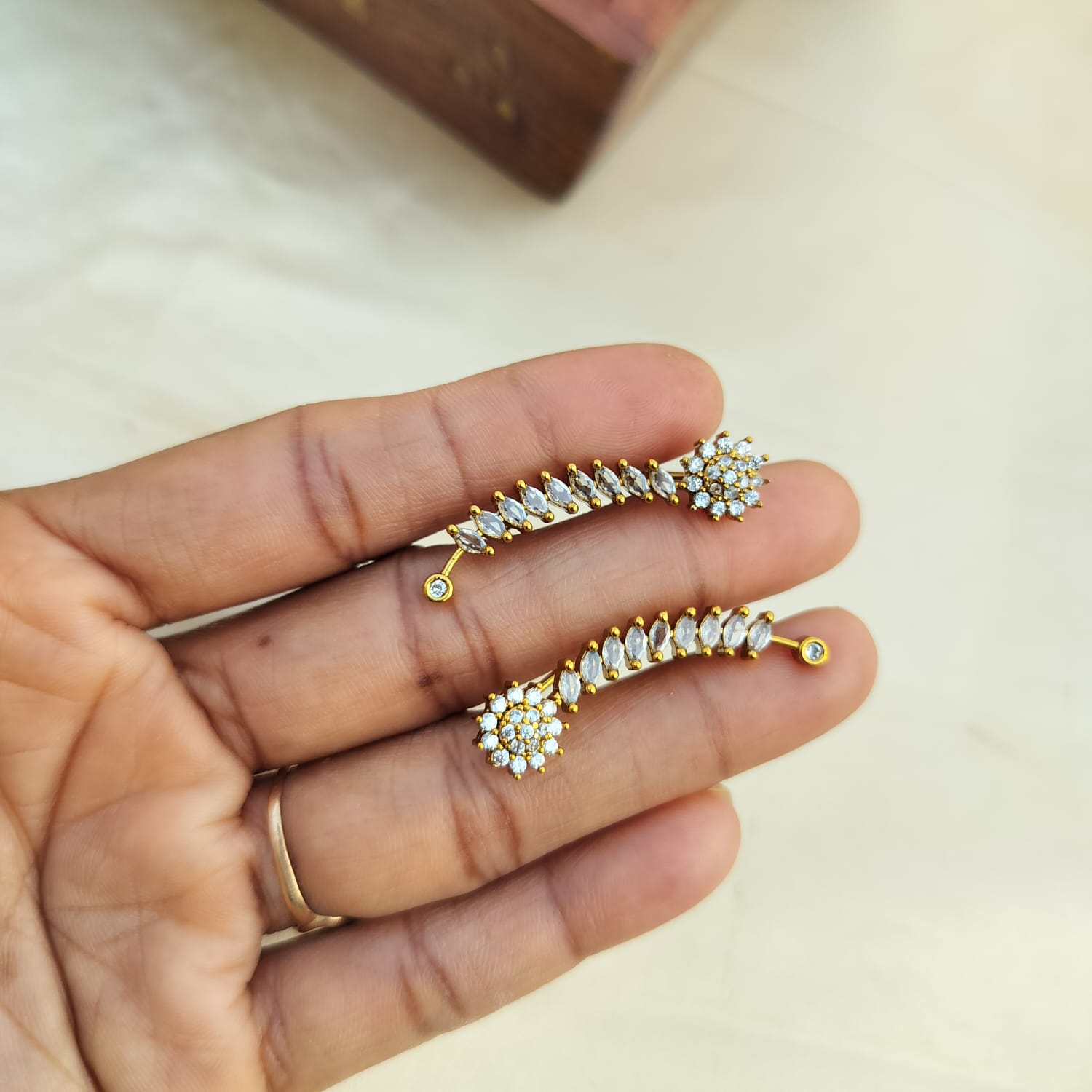 Ear cuff