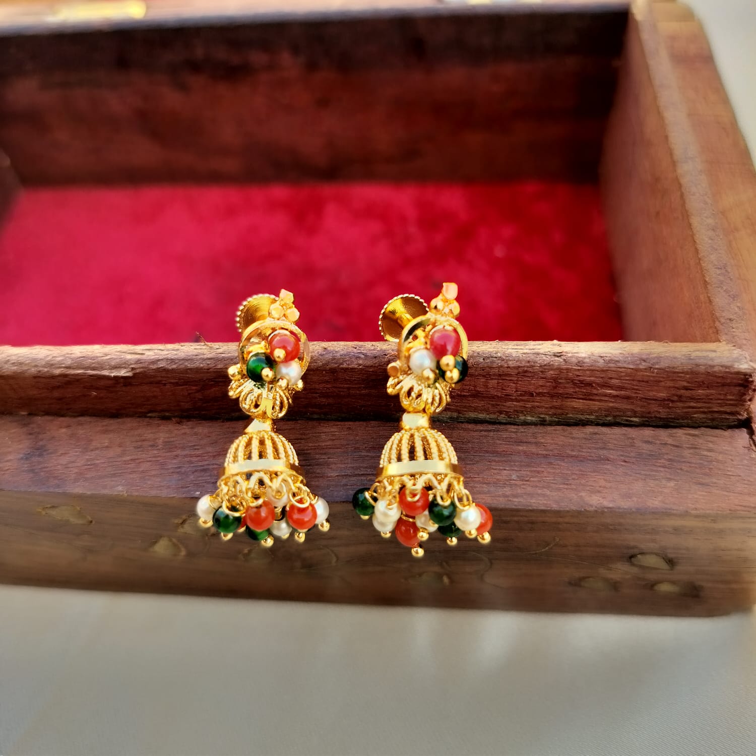 Gold replica jumka