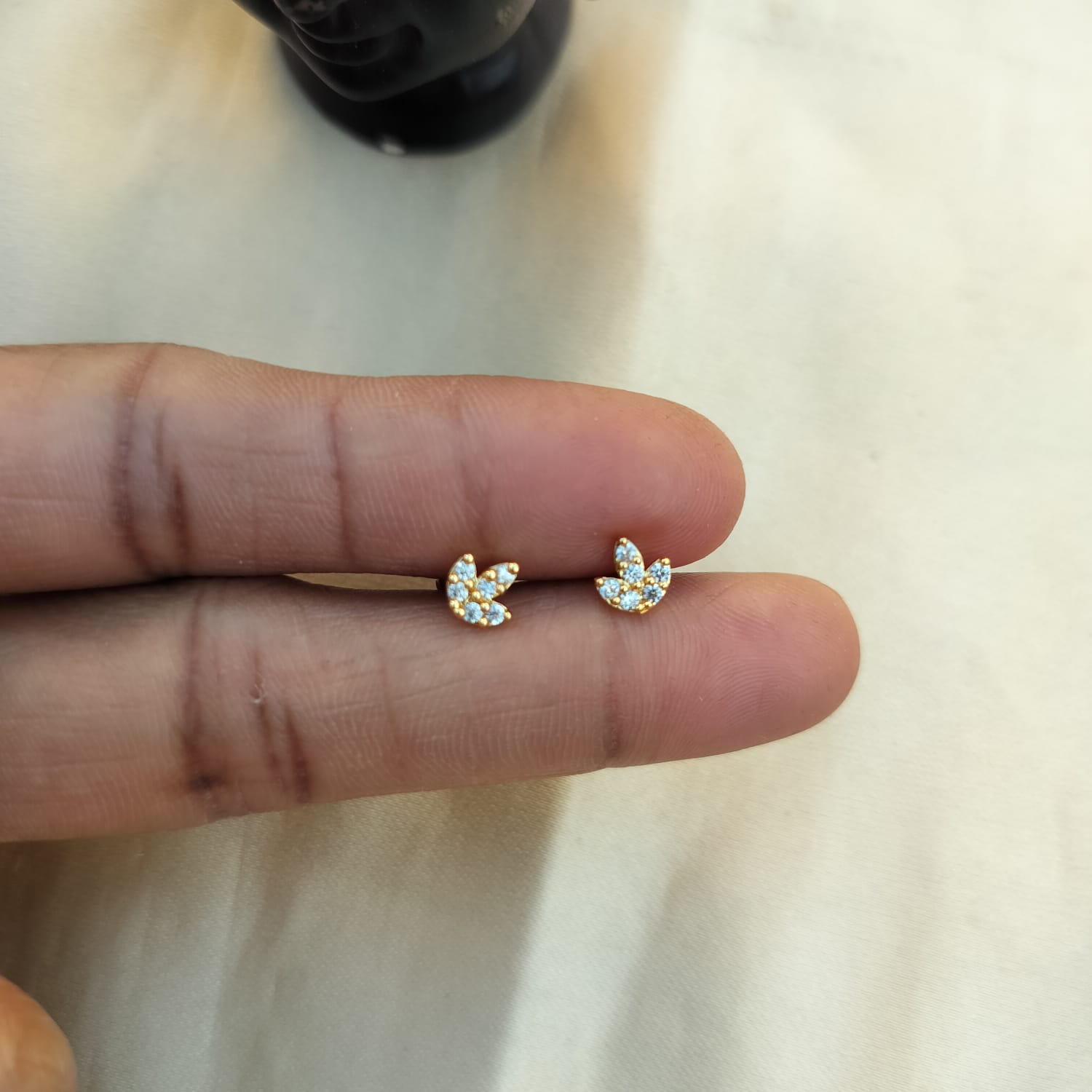 Leaf stud