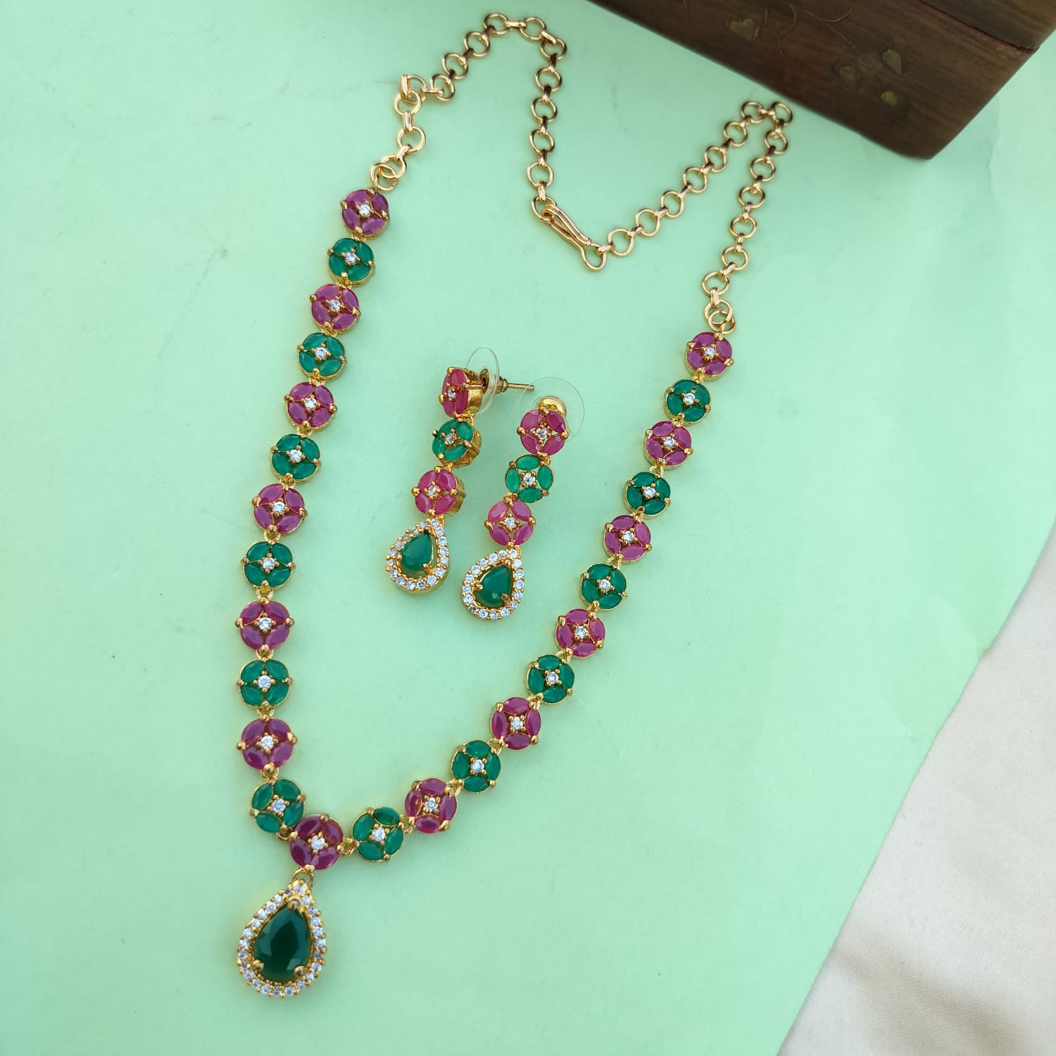Ad neckace