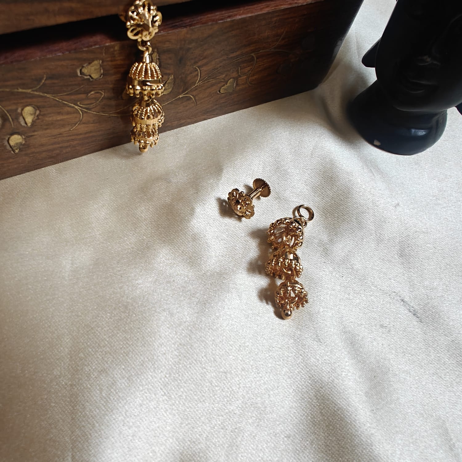 gold replica jumka