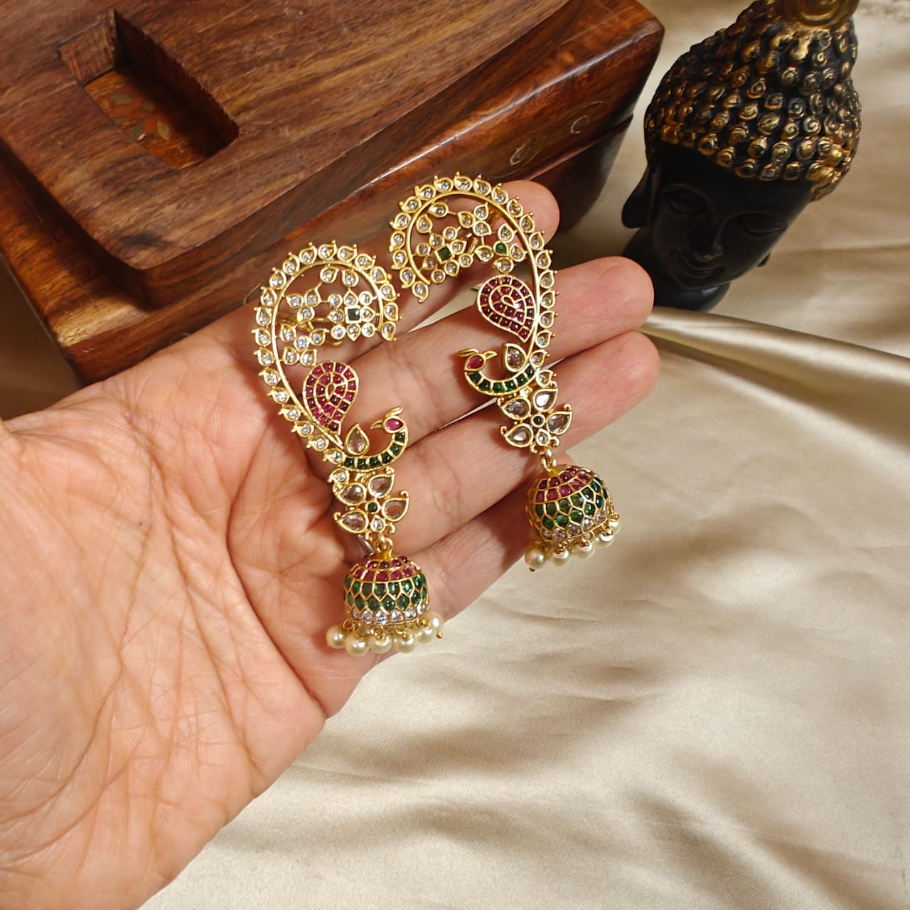 Ear cuff