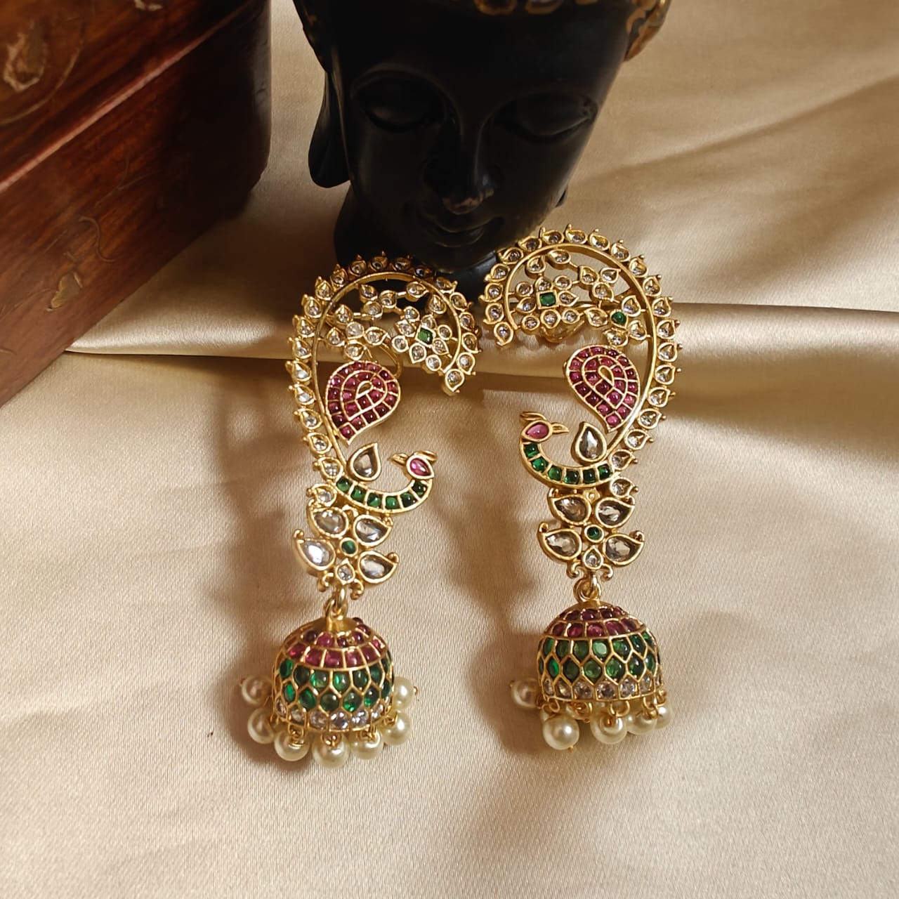 Ear cuff