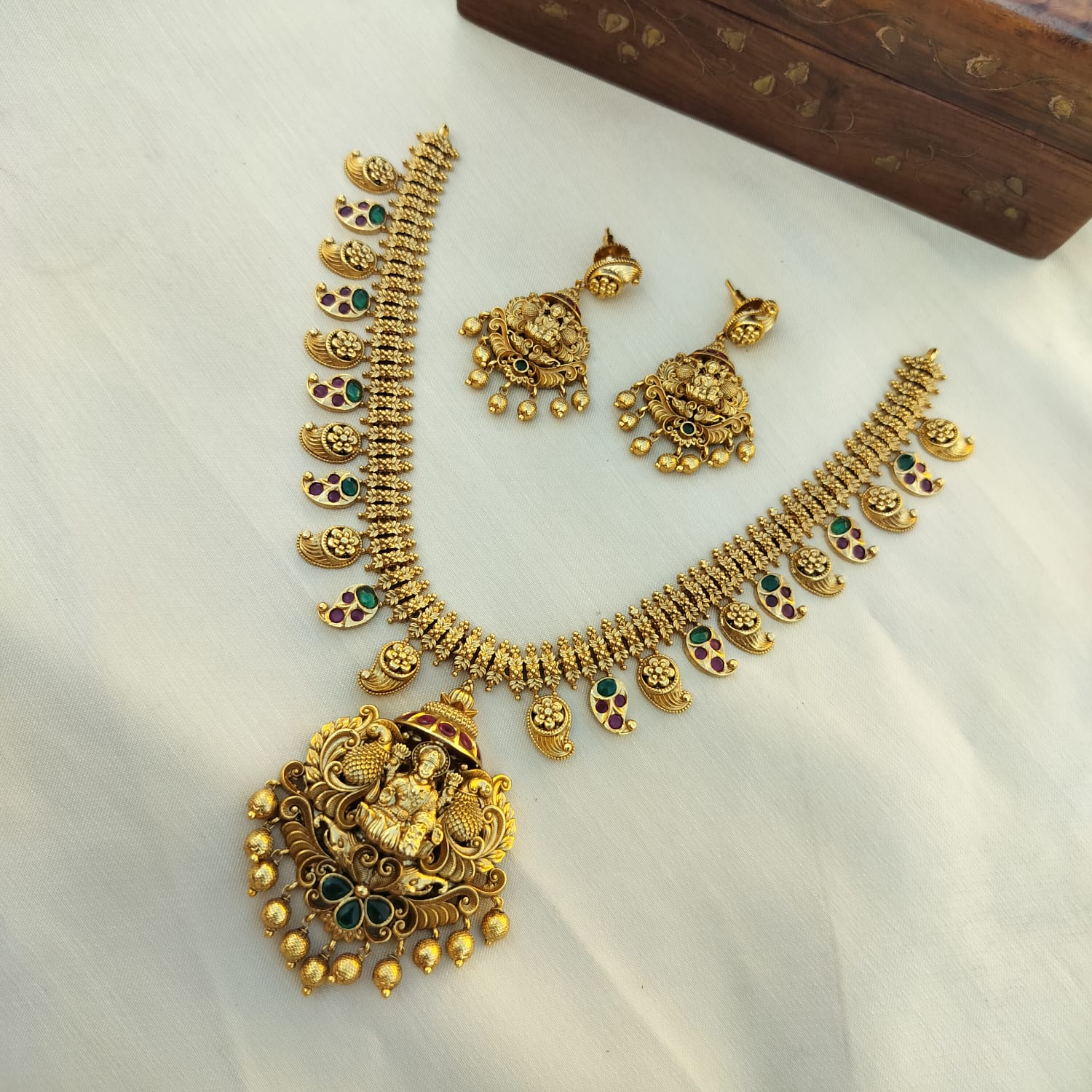 lakshmi necklace