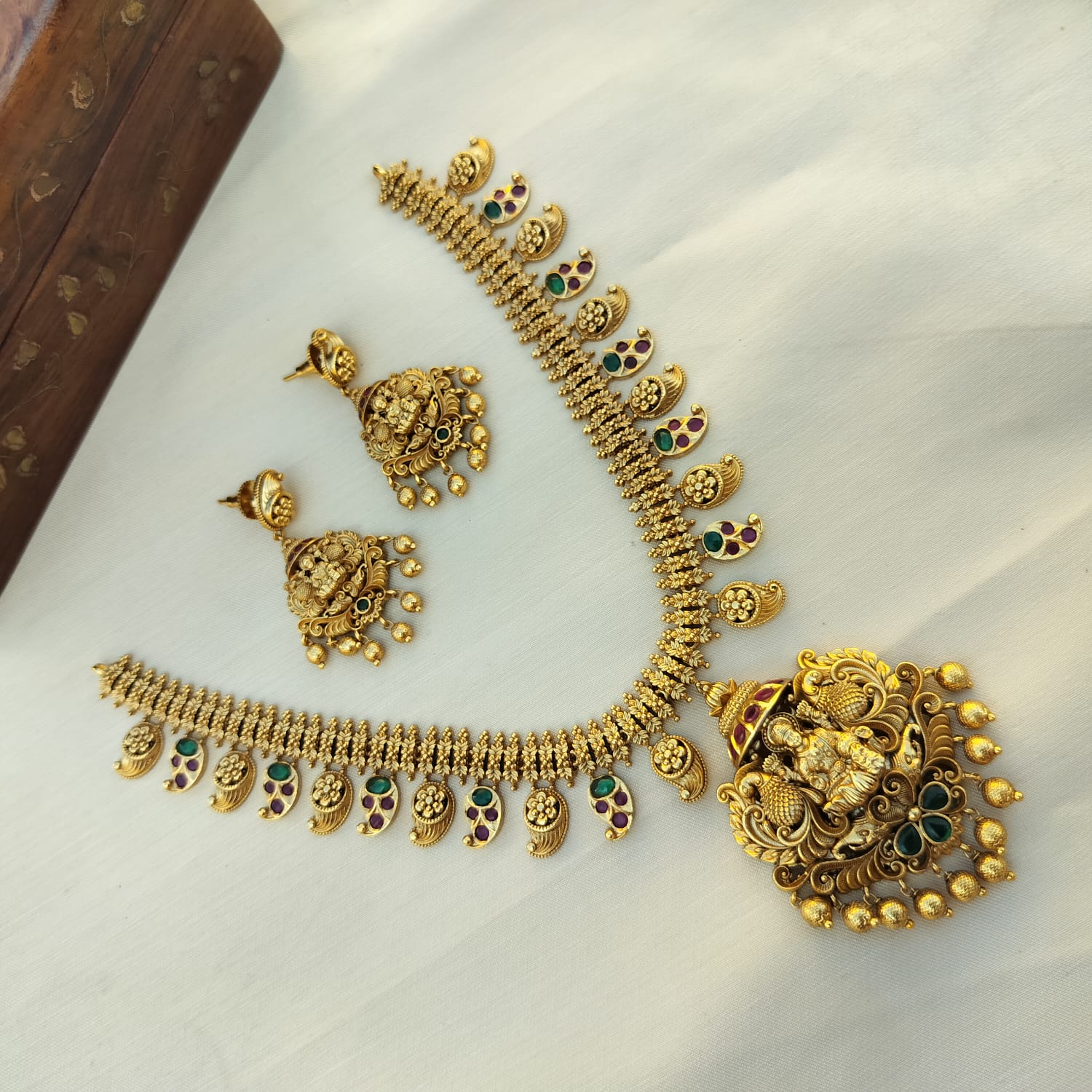 lakshmi necklace