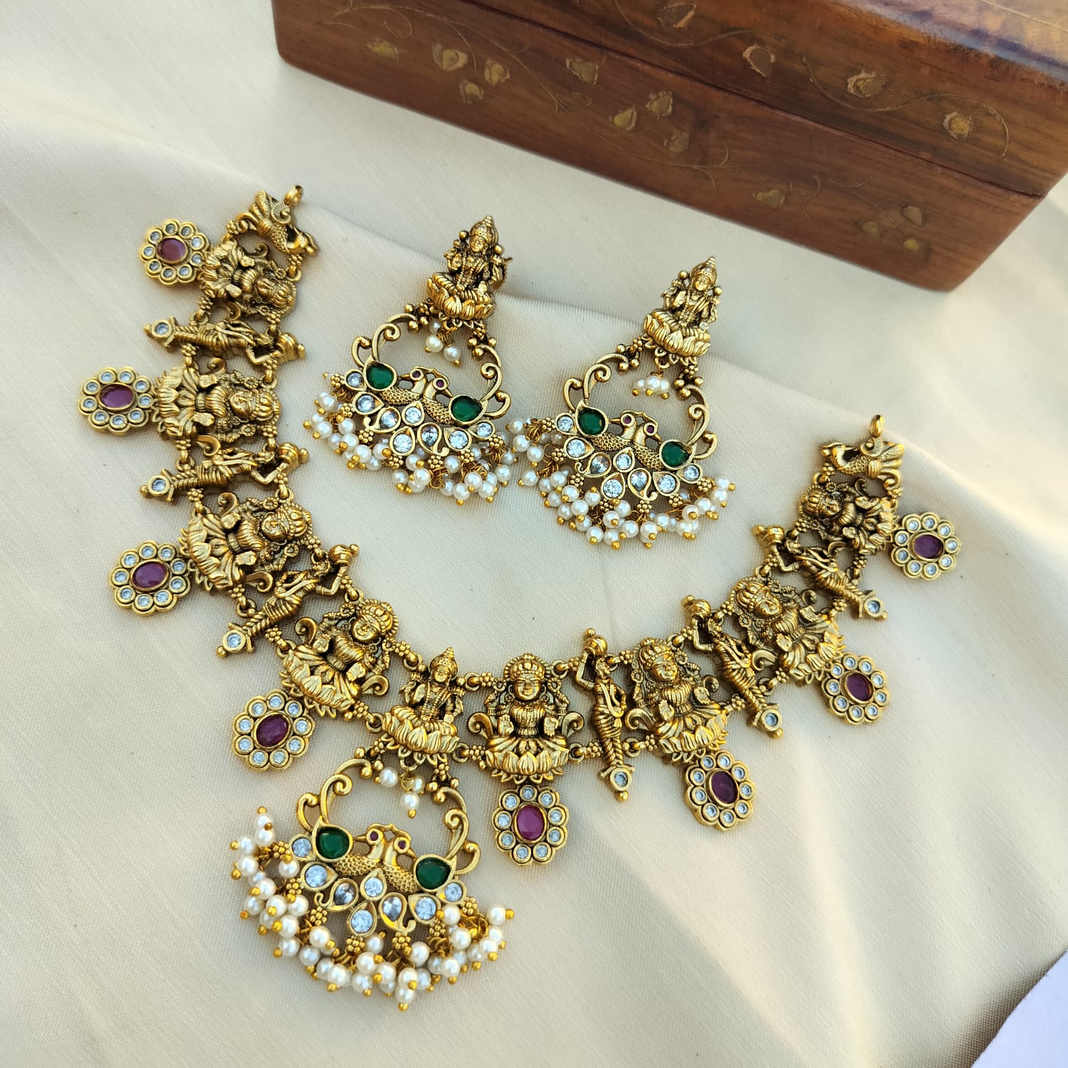Peacock neclace