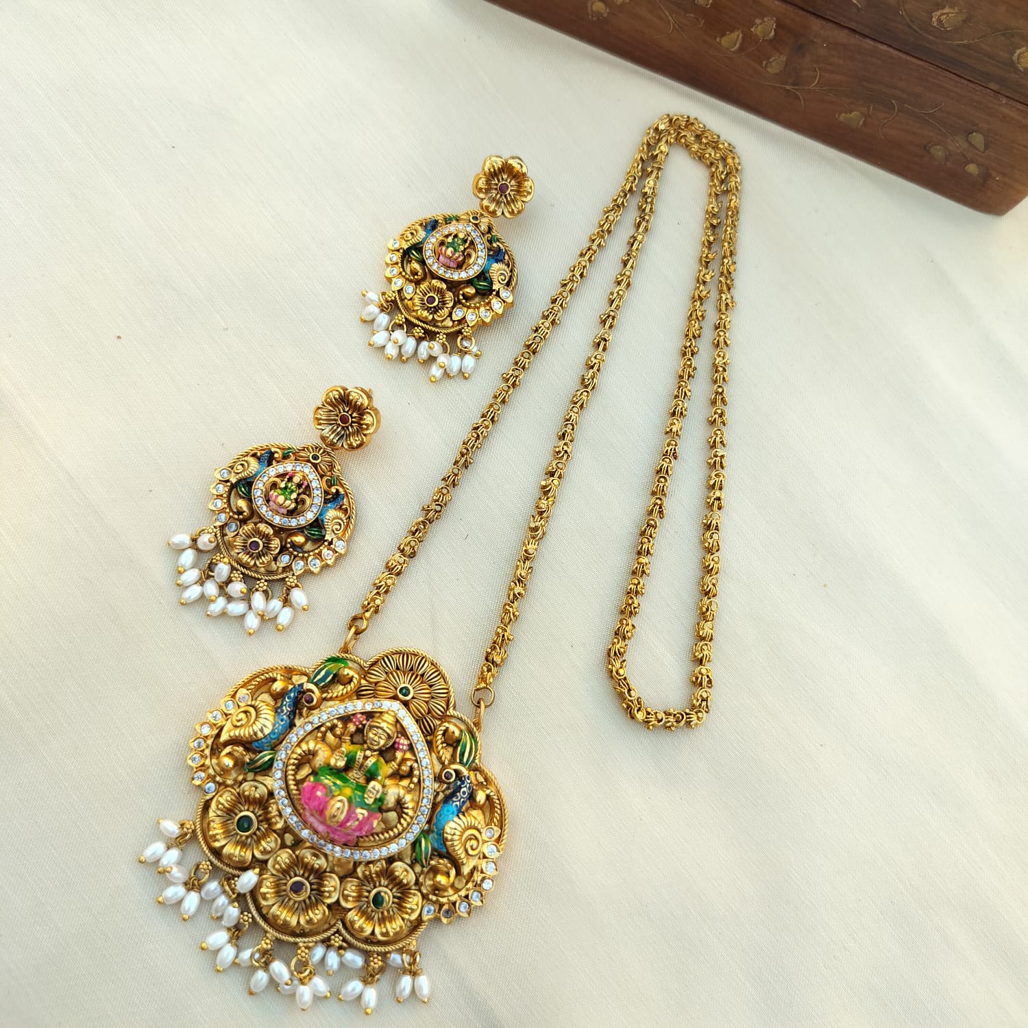 lakshmi dollar chain 