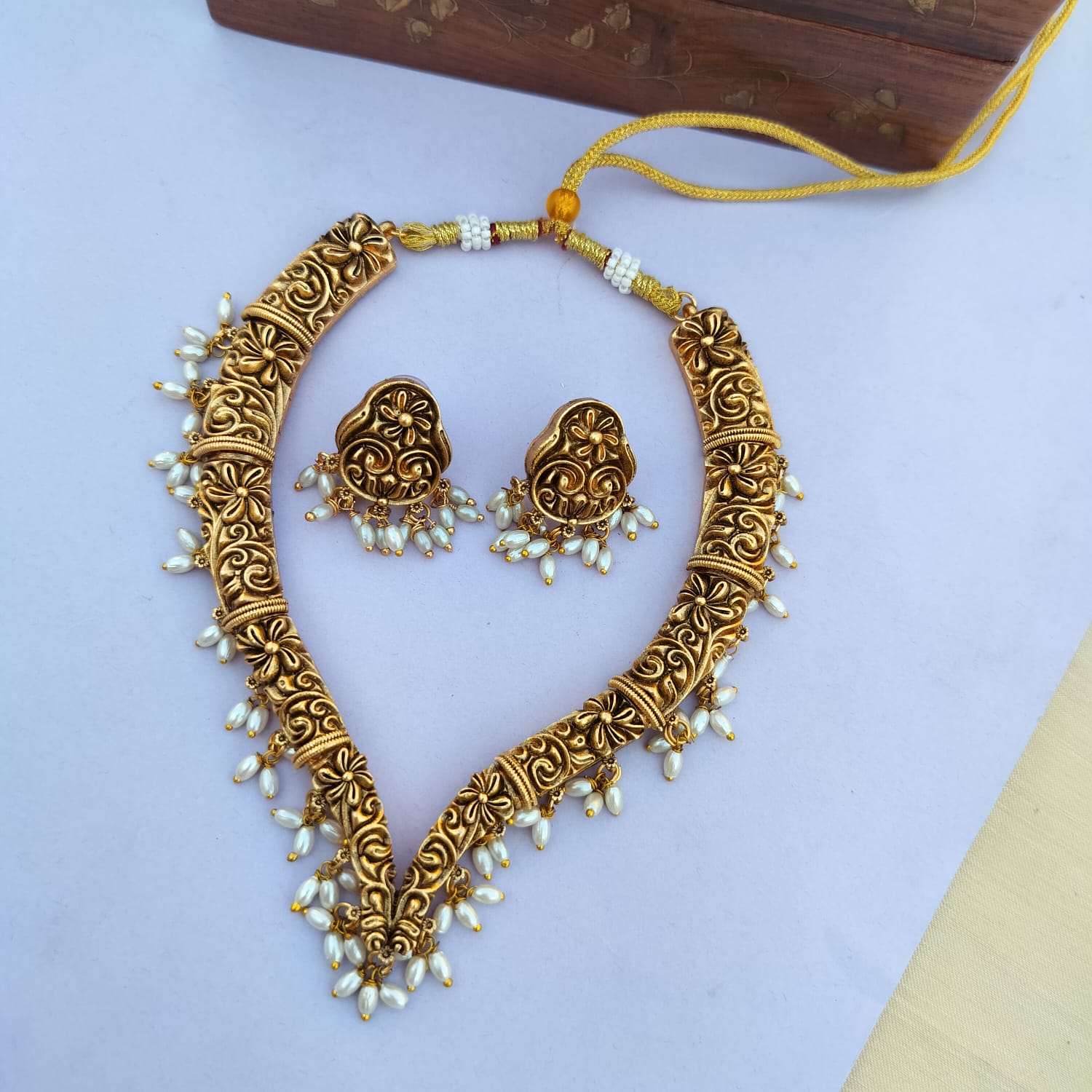 hasli neckset