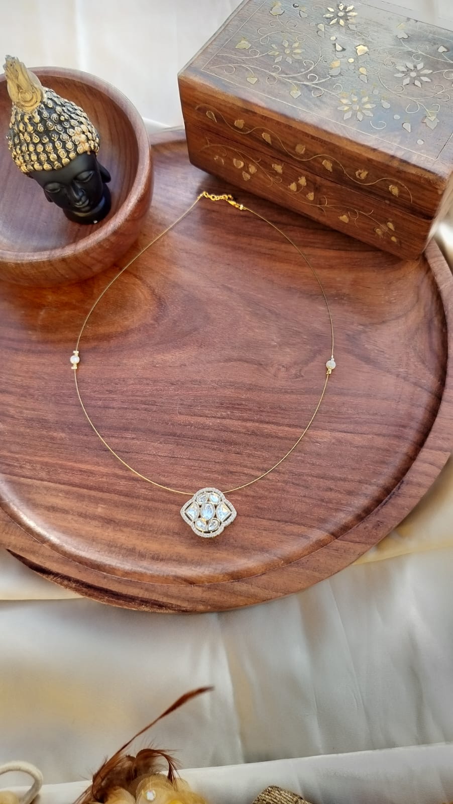 Invisible Pendent Chain