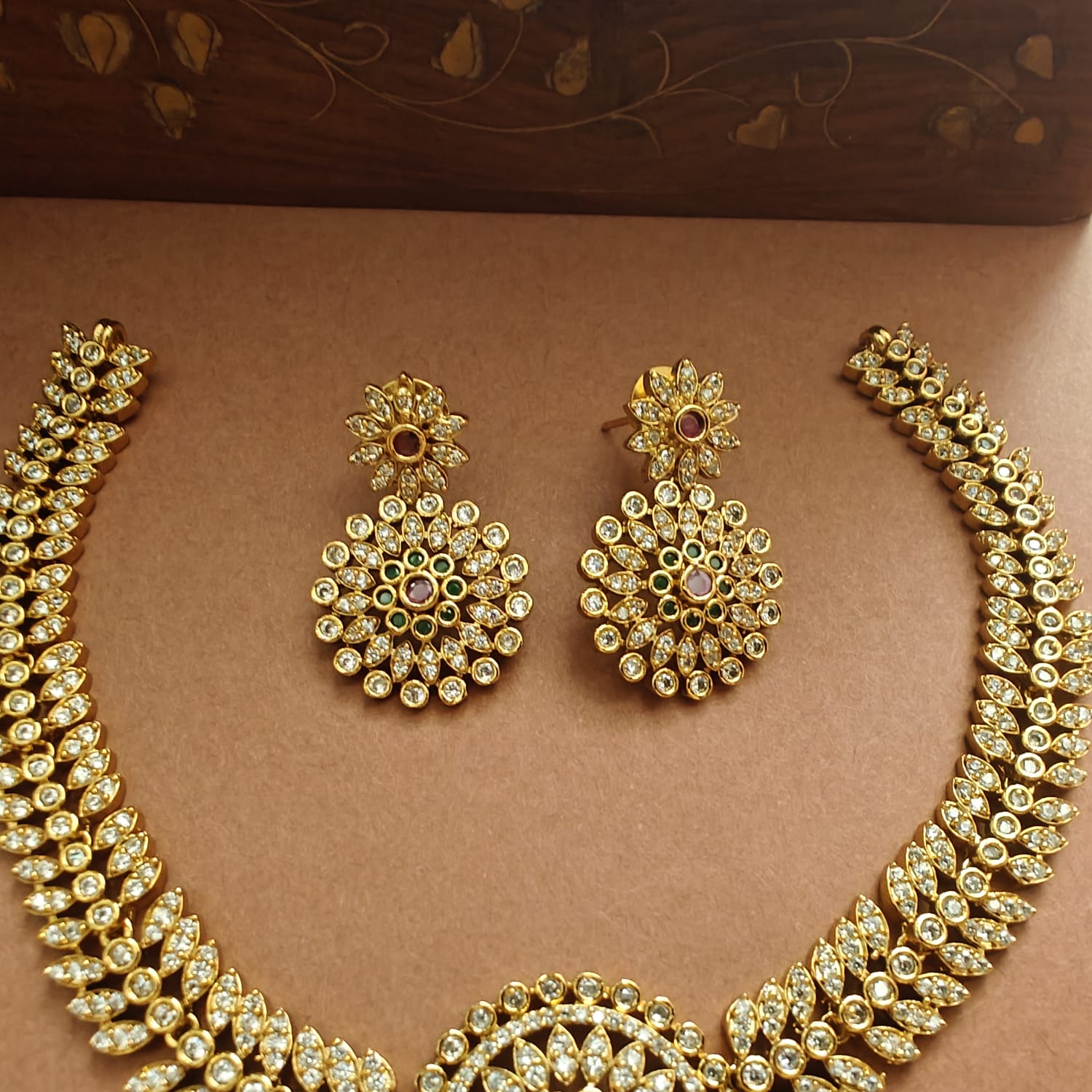 Sona-American Diamond Necklace