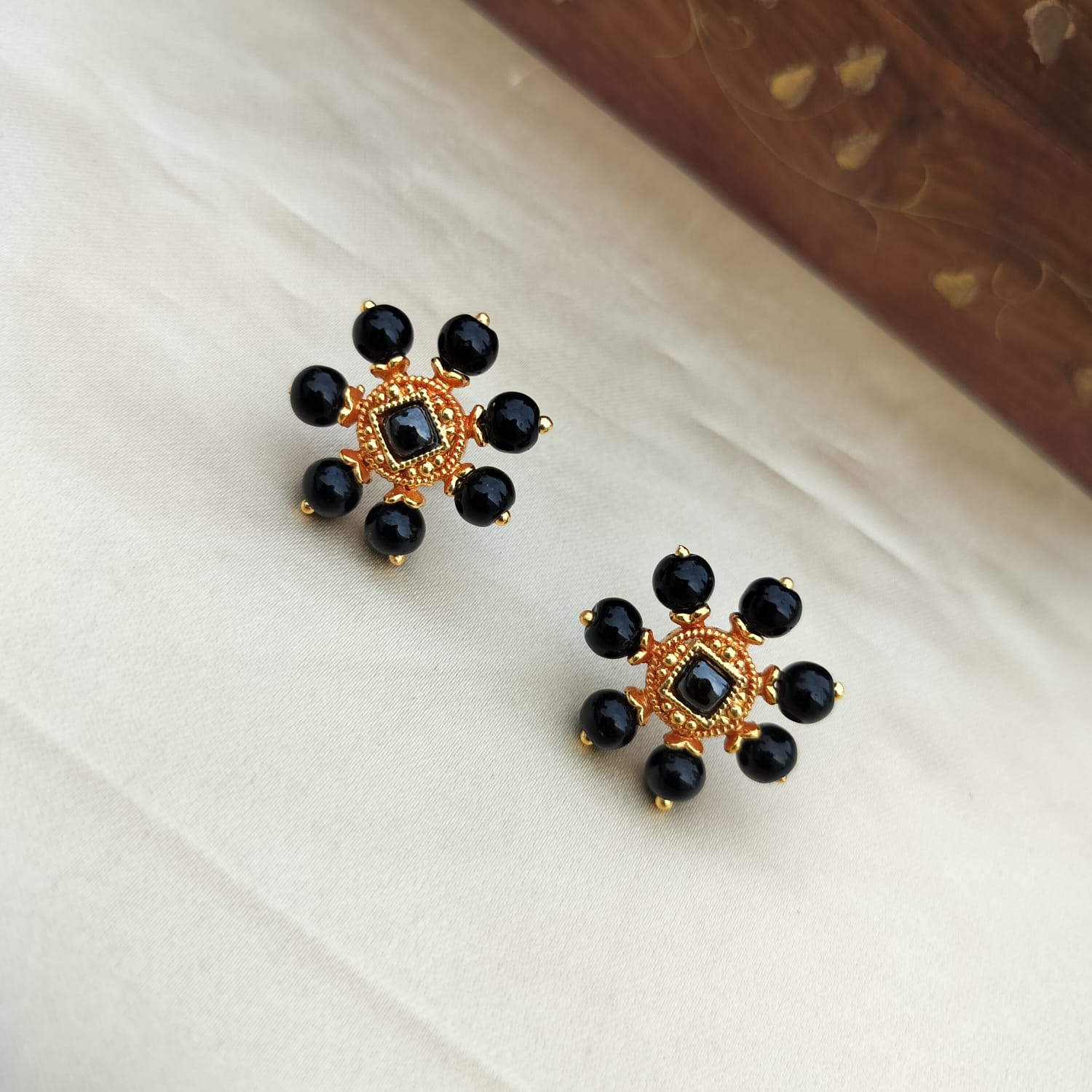 Pearls Cluster Panchaloha Stud