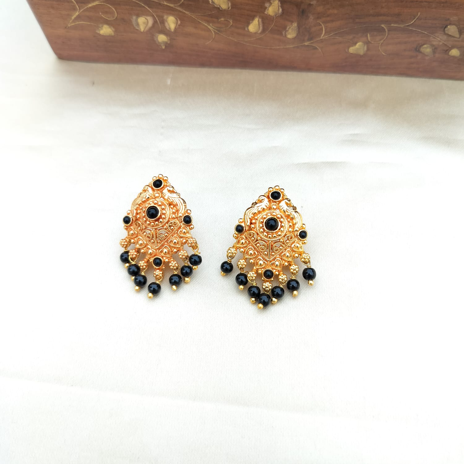 Coral  Eyed Beauty  Panchaloha Stud