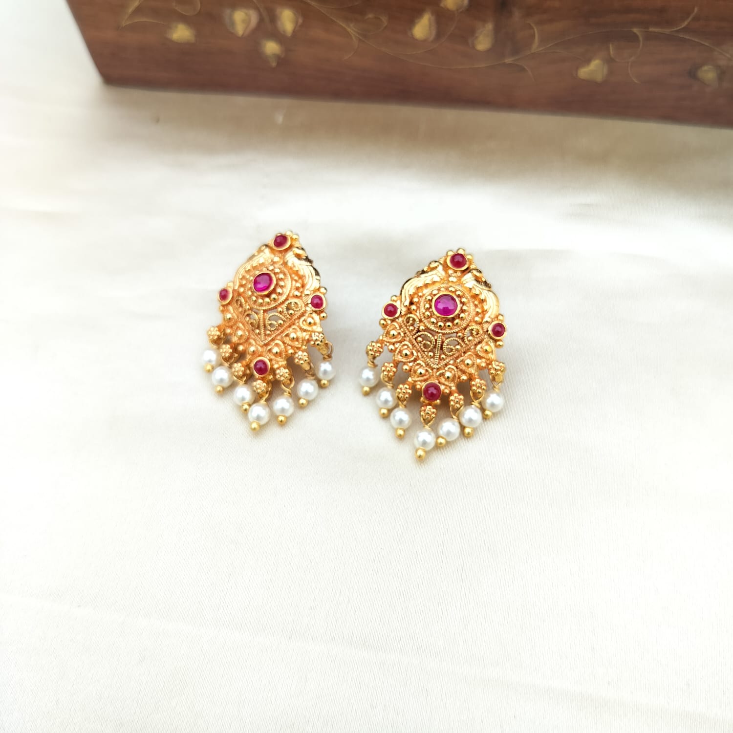 Coral  Eyed Beauty  Panchaloha Stud