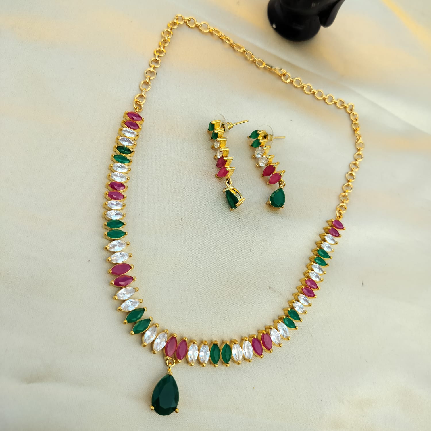 Dewdrop Elegance - Ad Necklace