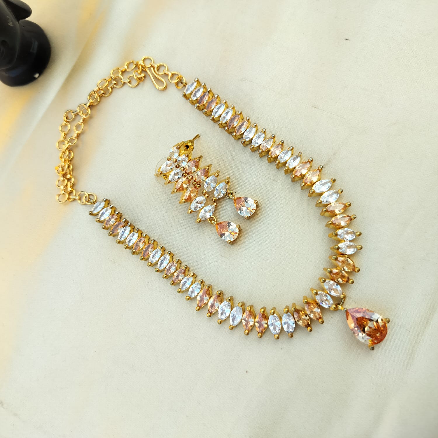 Dewdrop Elegance - Ad Necklace