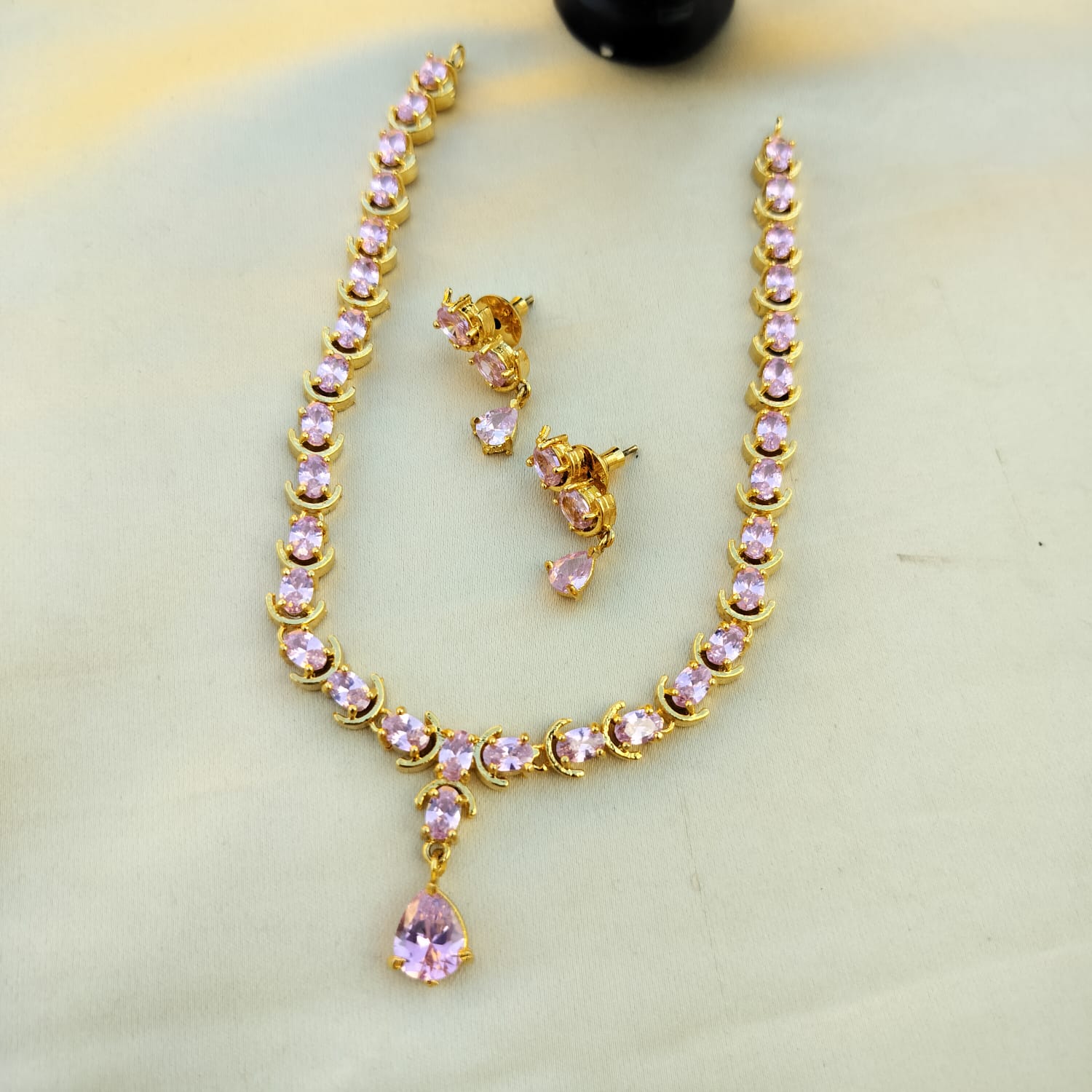 Oval - Necklace