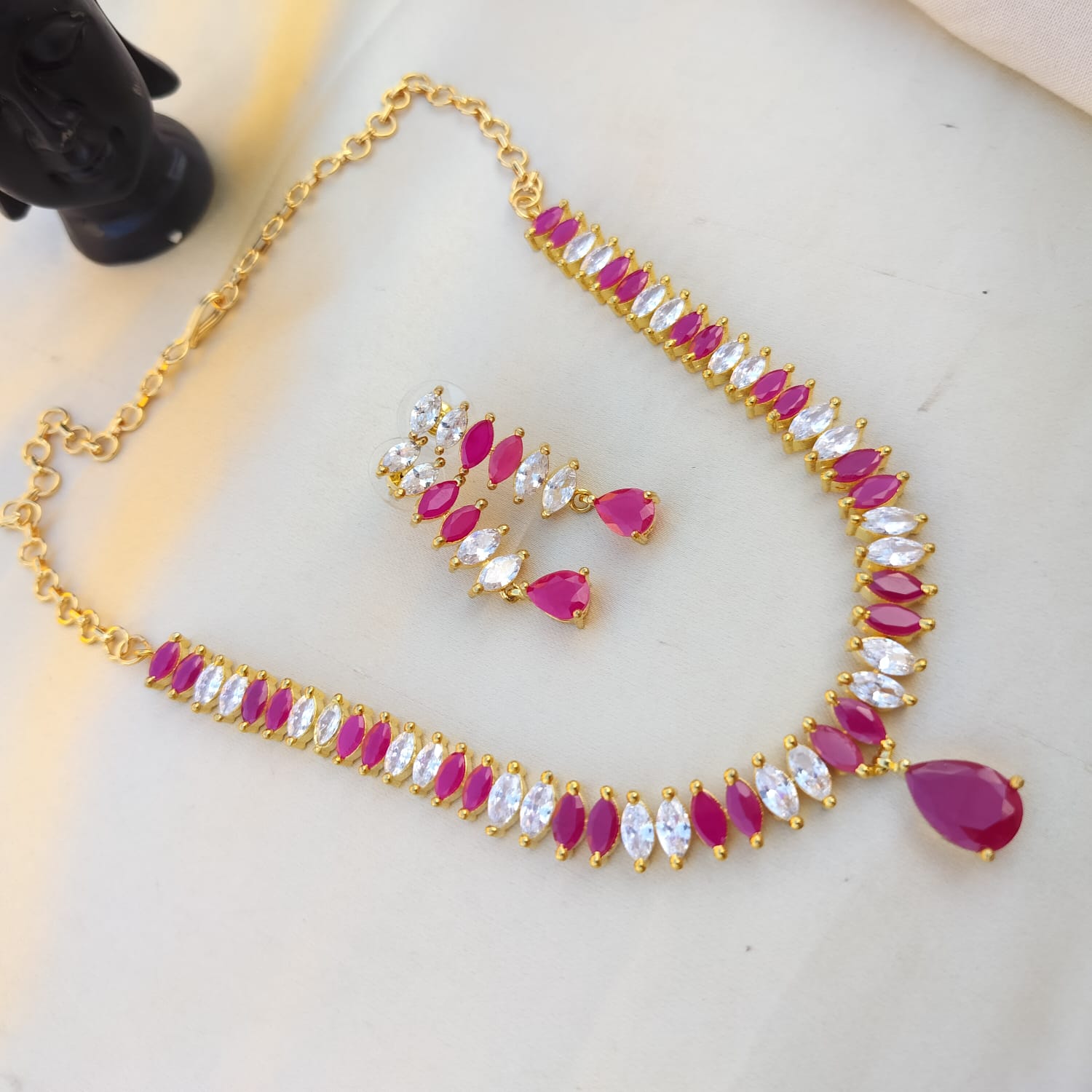 Dewdrop Elegance - Ad Necklace
