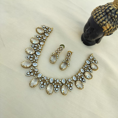 Venu - Green Stone Ad Necklace